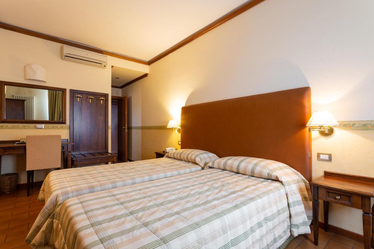 Albergo Il Cacciatore Spello Exterior foto